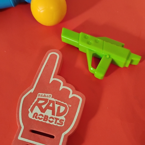 MiBro Really Rad Robot/w Remote/Case - Picture 6 of 13